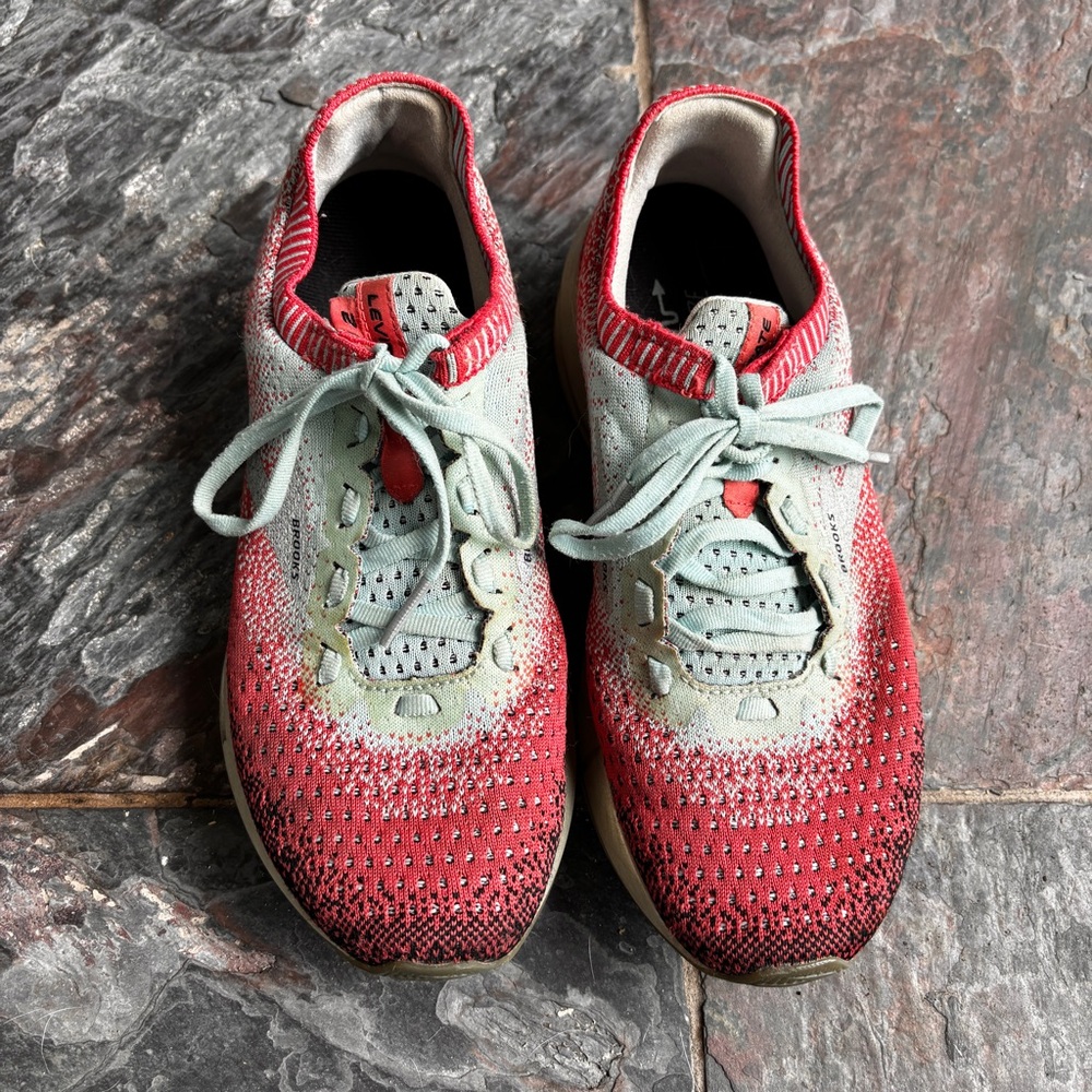 Brooks Levitate 2 Sneakers Size 8